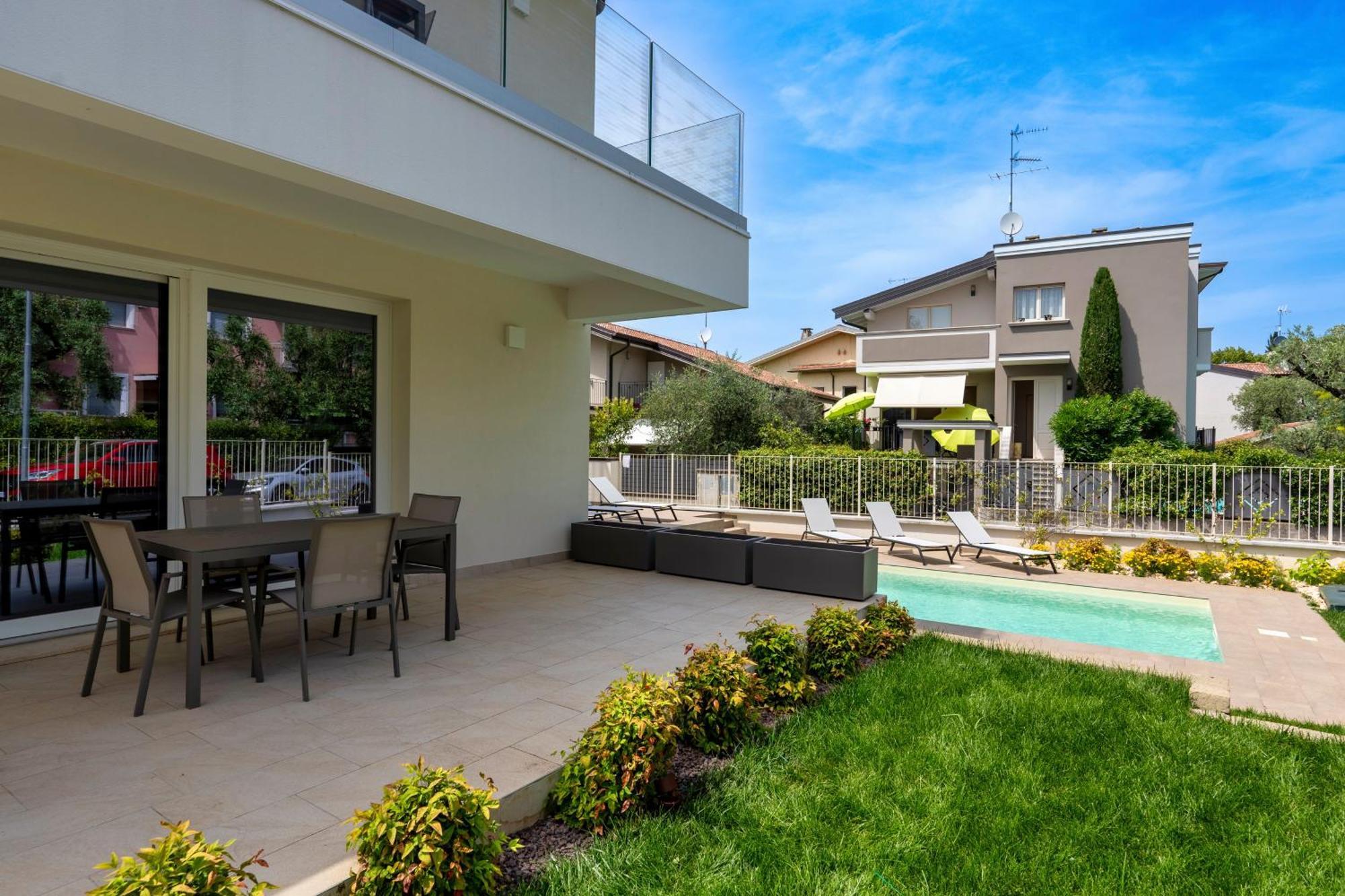 Malvezzi Apartments Desenzano del Garda Exterior photo