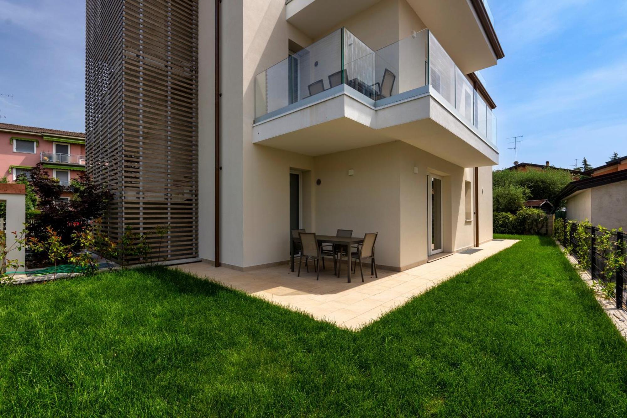 Malvezzi Apartments Desenzano del Garda Exterior photo