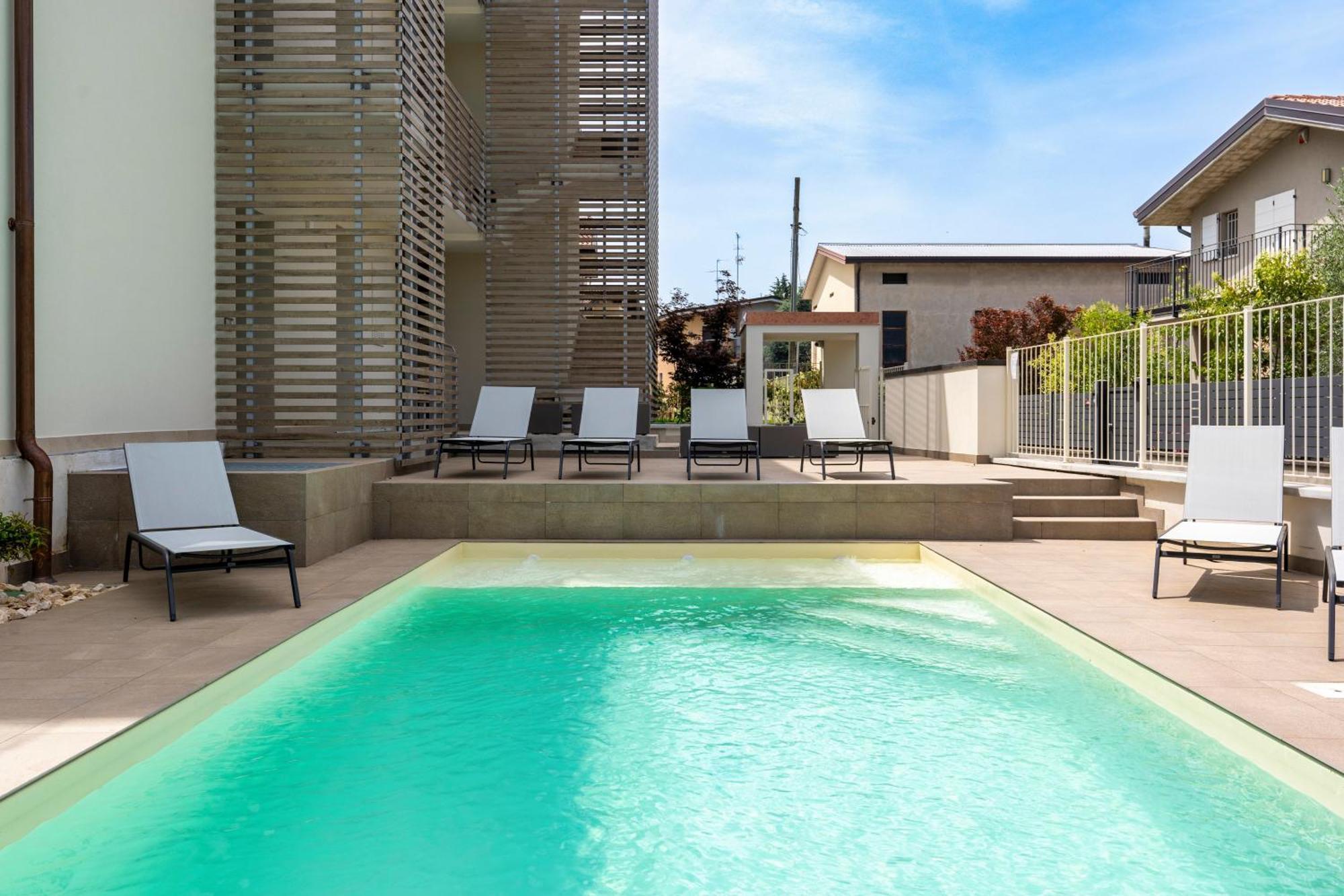 Malvezzi Apartments Desenzano del Garda Exterior photo